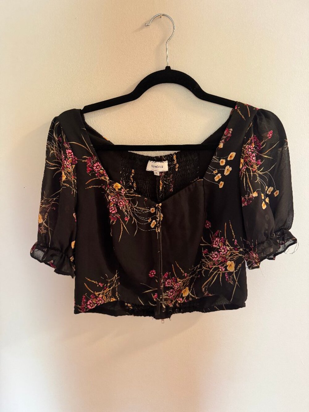 NWOT RIHOAS Black Floral Crop Top SZ L